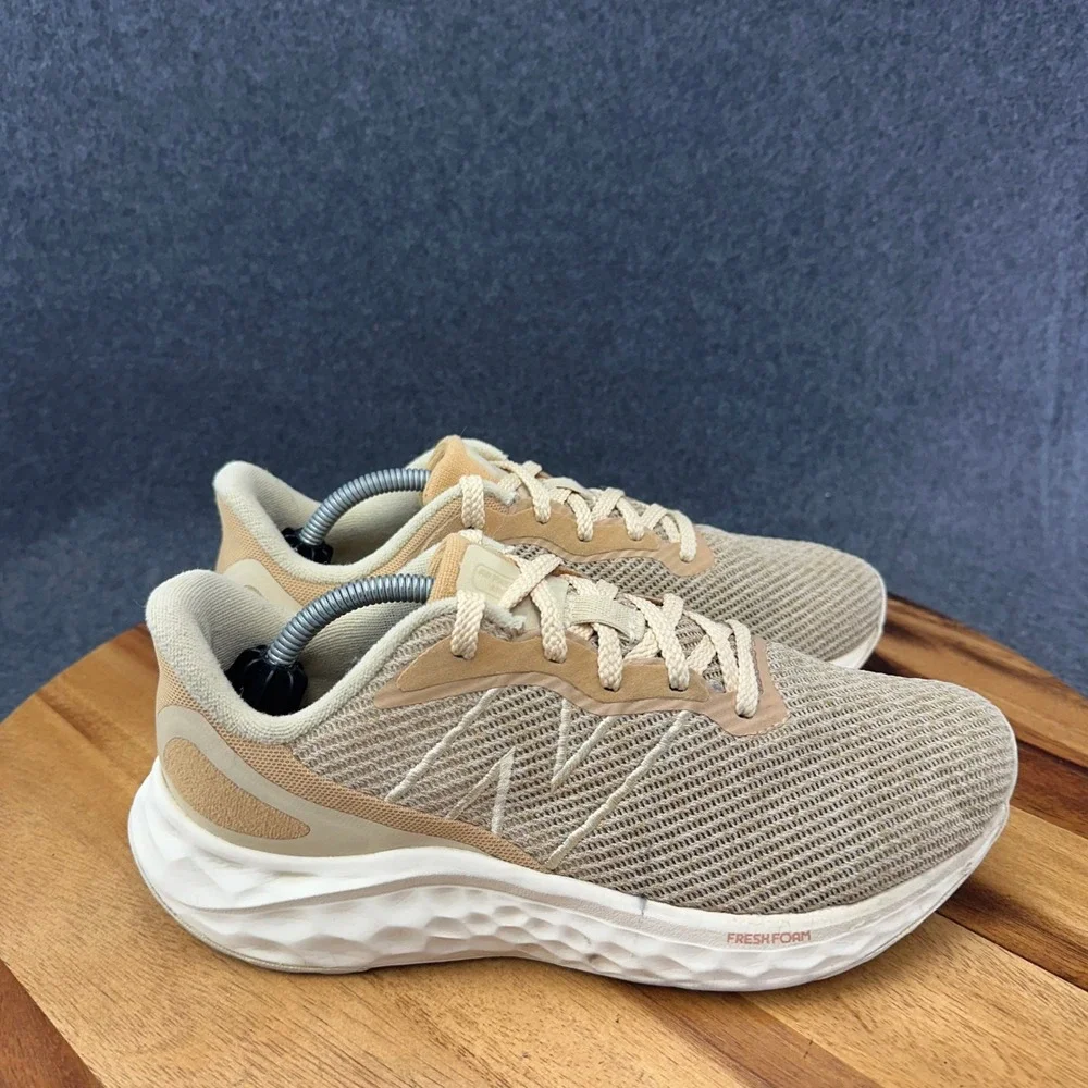 New Balance Fresh Foam Arishi V4 Shoes Womens 8 Beige Running Sneakers WARISAD4